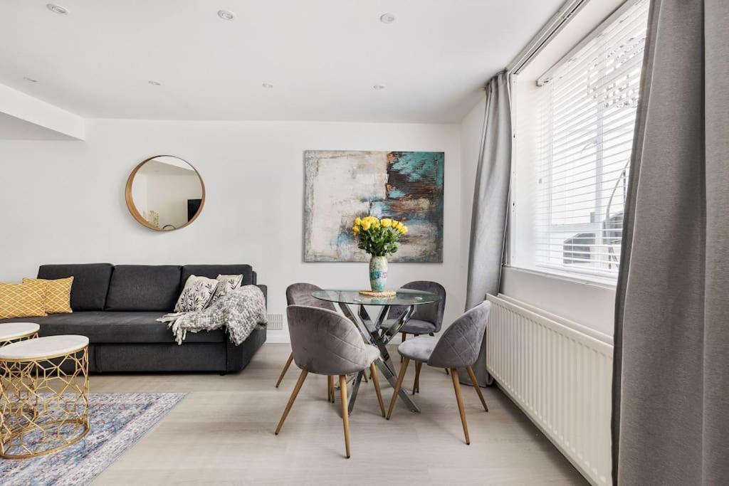 Cs Queensway * London